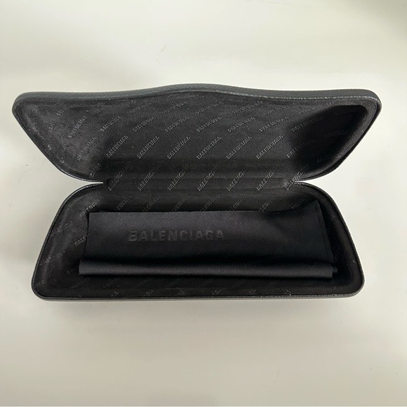 BALENCIAGA Cat Eye Sunglasses - Picture 8 of 9